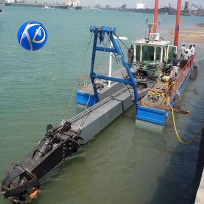 Self Propelled Cutter Suction Sand Dredging Ship 800m3/H Working Capacity