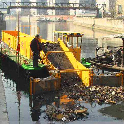 Automatic 4 Row Submerged Aquatic Weed Harvester with 50 - 110 HP Diesel Engine