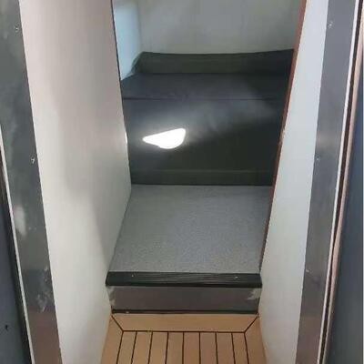 8.5m Aluminum Yacht 1076 Pounds Load Capacity 300L Fuel Tank For Fishing