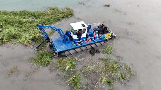 Self Propelled Amphibious Dredger 6.5m Dredging Depth 40 Inch Draught