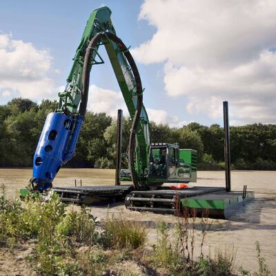 37kw Engine Power Amphibious Excavator with 4.2m Digging Arm Length and 750mm Track Shoe Width
