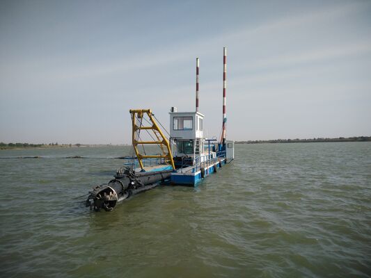 Diesel Cutter Suction Dredger 65000 KG with 500m3/h Capacity 12m Dredging Depth