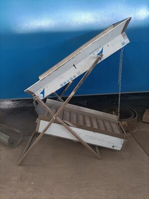 Portable Gold Mining Equipment 1-3t/h 220/380V for Alluvial Gold Washing