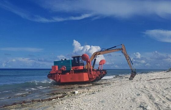 Desilting Amphibious Dredger 56kw with Hydraulic Control Self Propelled