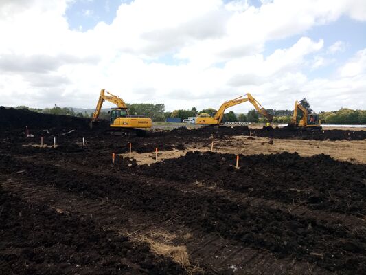 Diesel Engine Amphibious Dredger 500m3/h Water Flow 1500m Discharge Distance