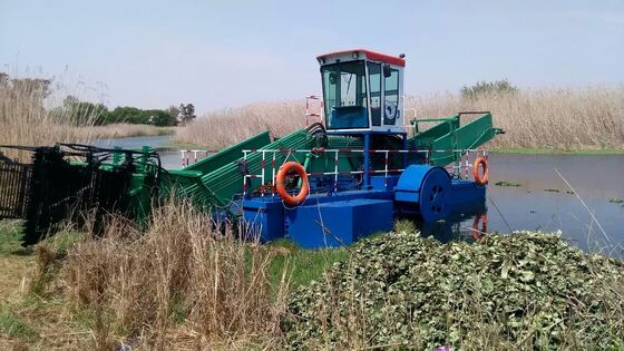 Mini Aquatic Weed Harvester 12t Load Capacity for Water Hyacinth Application