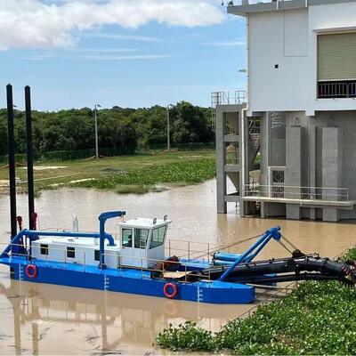 Self Propelled Cutter Suction Sand Dredging Ship 800m3/H Working Capacity