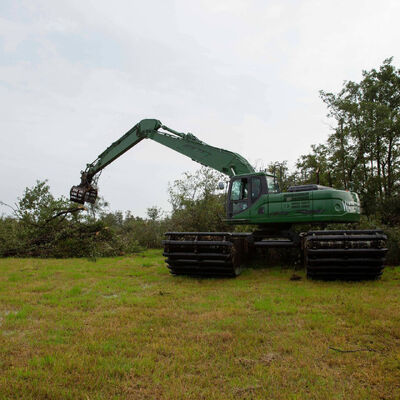 4000mm Maximum Excavation Height Amphibious Excavator with 750mm Track Shoe Width and 4.2m Digging Arm