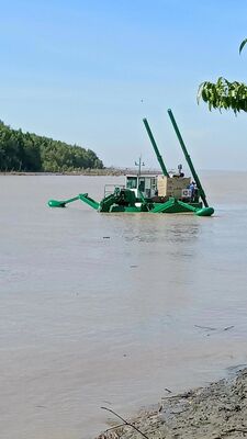 Corrosion Resistant Amphibious Dredger for Port River Lake Sea Usage
