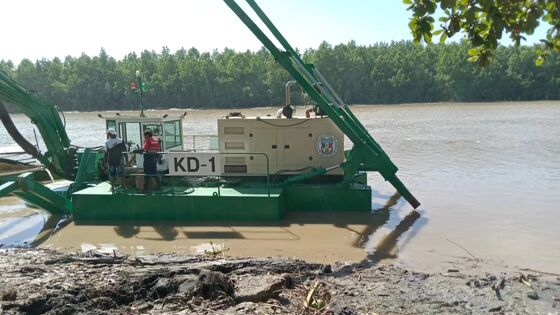 Versatile Amphibious Dredger with Digging Grabbing and Piling Functions for High Efficiency Dredging