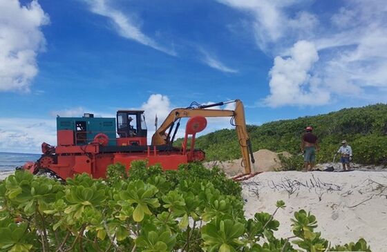 Desilting Amphibious Dredger 56kw with Hydraulic Control Self Propelled