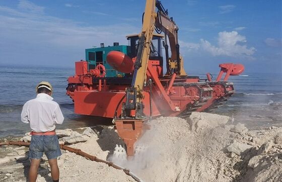 Desilting Amphibious Dredger 56kw with Hydraulic Control Self Propelled