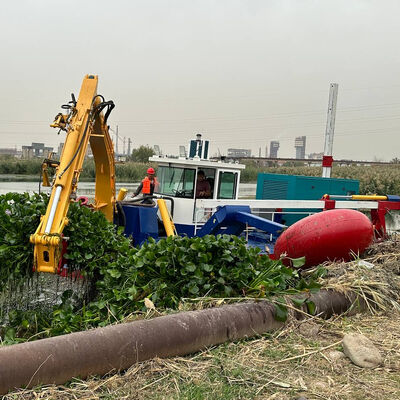 KEDA 11*3.3*3.1m Dimension 20t Weight Self-Propulsion Amphibious Dredger Water Master Dredger